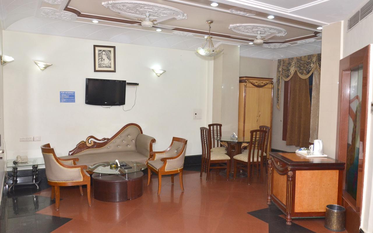 Delite Hotel Faridabad Exterior foto